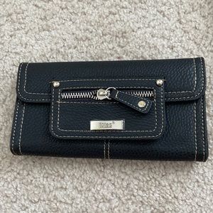 Totes leather wallet